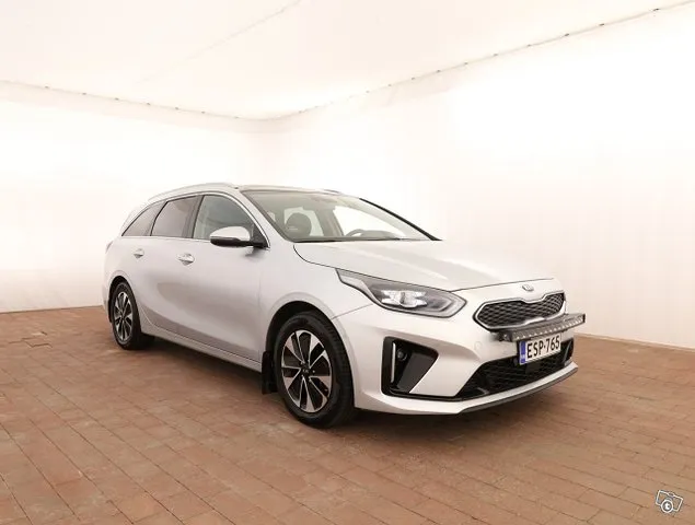 KIA Ceed 1,6 GDI Plug-In Hybrid Business Premium SW DCT - Su Image 1