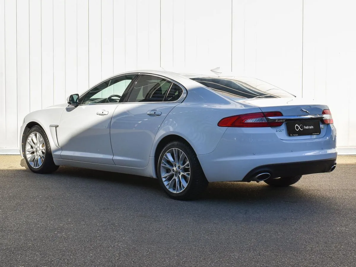 Jaguar XF Image 6