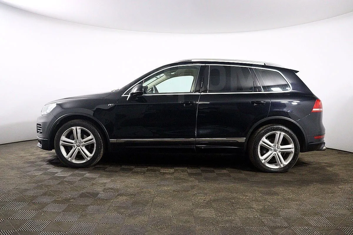 Volkswagen Touareg Image 8